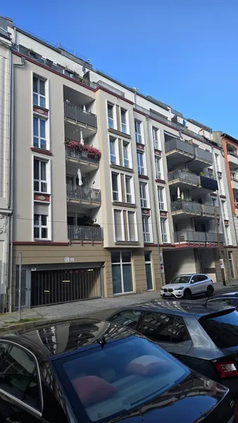 Moderne, helle 3-Zi.-Wohnung mit Südloggia in ruhiger Sackgasse - direkt in Berlin Mitte — photo 1